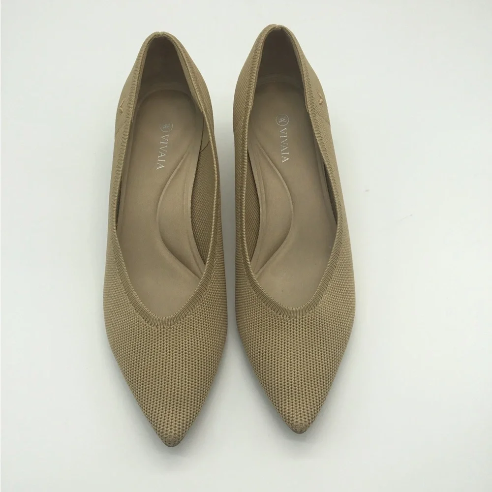 Elegant Tan Pointed Toe Heels - Picture 3 of 5